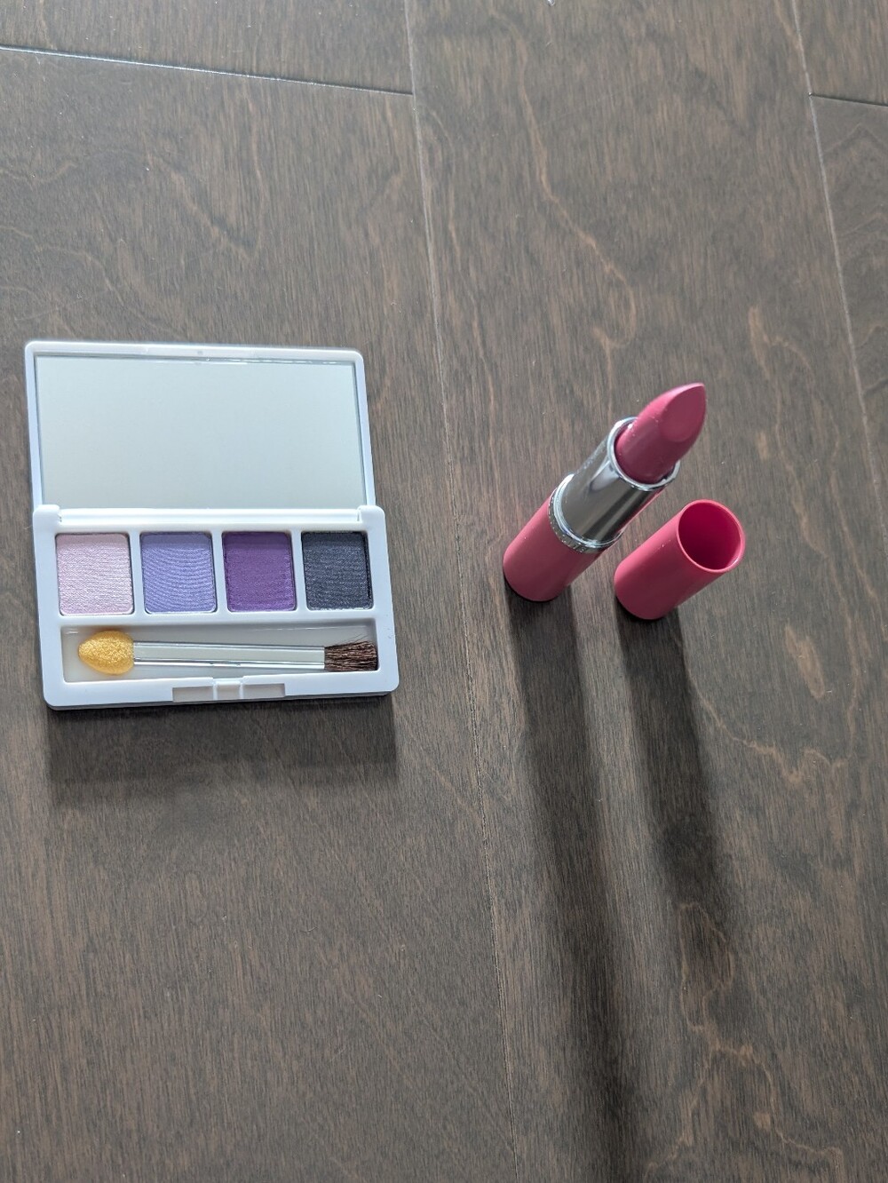 Clinique Matte Rose Lipstick & Purple Eyeshadow Makeup Duo